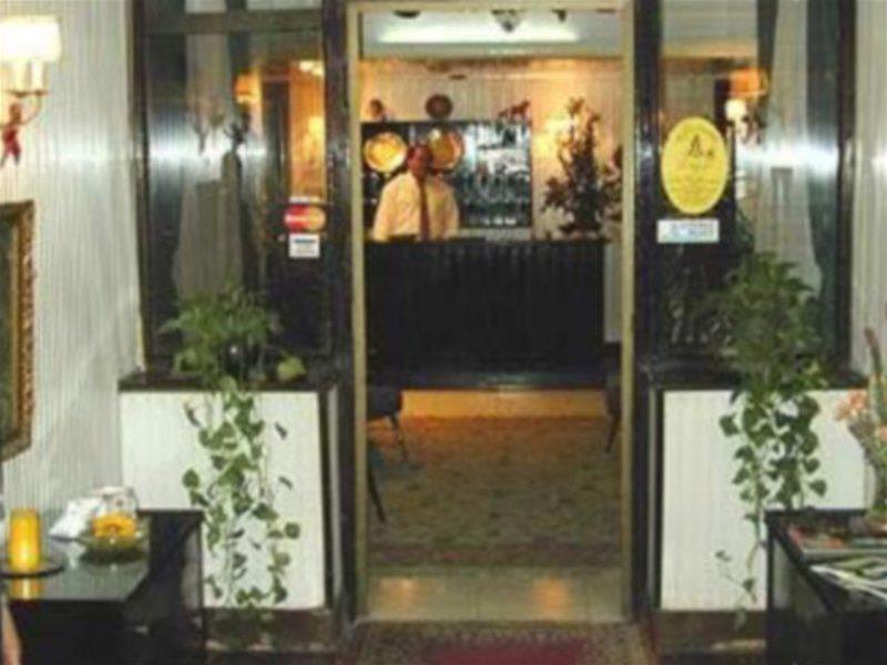 Hôtel Longchamps à Le Caire Extérieur photo